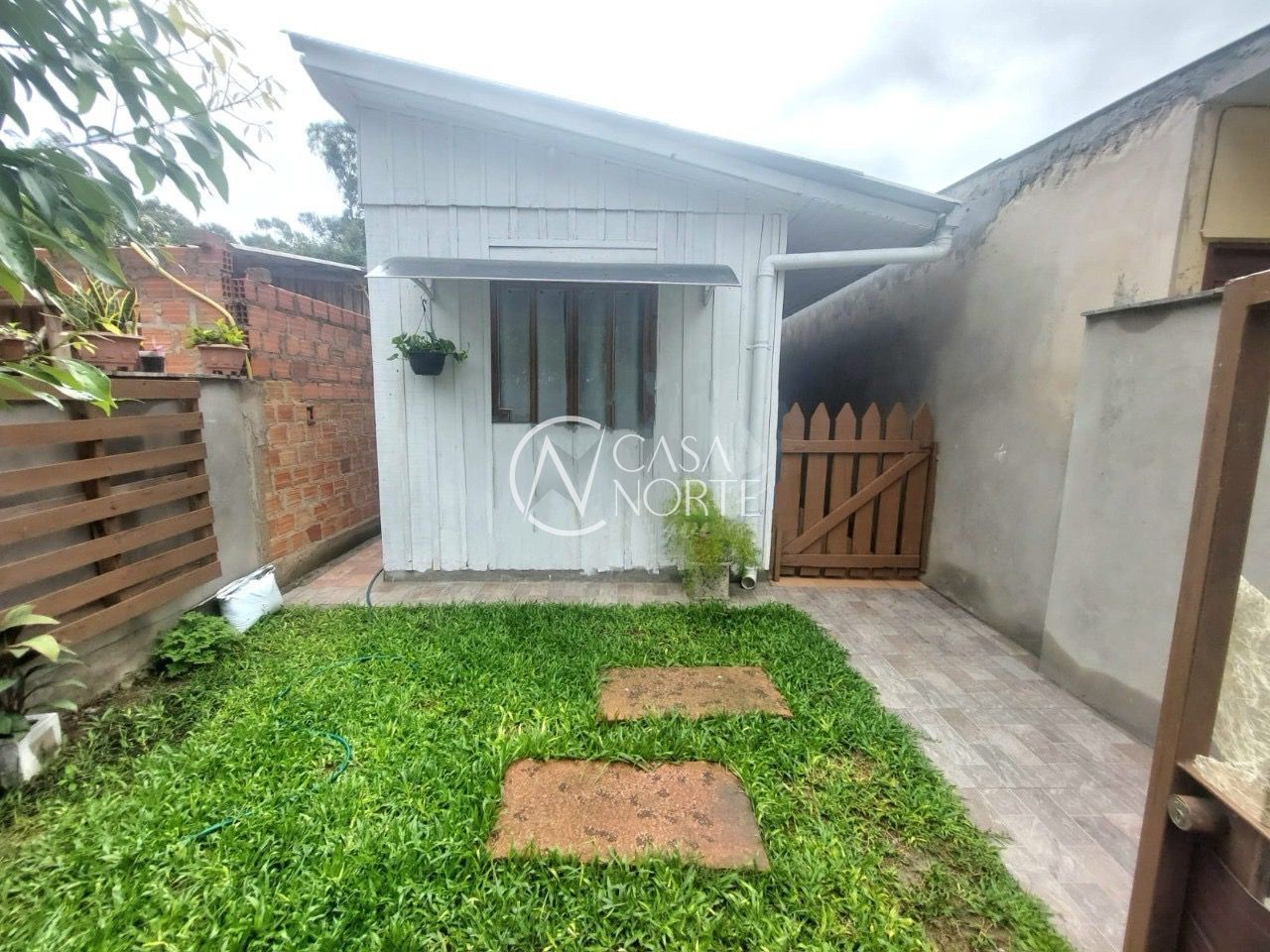 Casa de Condomínio à venda com 1 quarto, 35m², Rua das Espatódeas no bairro Ponta Grossa em Porto Alegre