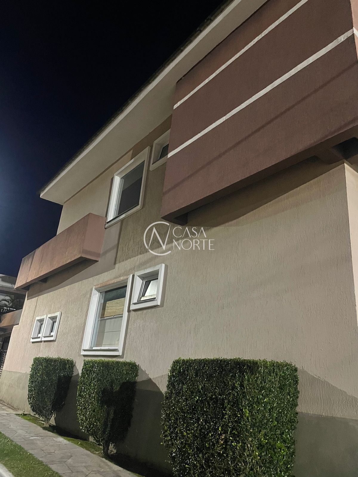 Casa de Condomínio à venda com 3 quartos, 173m², 3 suítes, 3 vagas, Rua Ivo Walter Kern no bairro Hípica em Porto Alegre