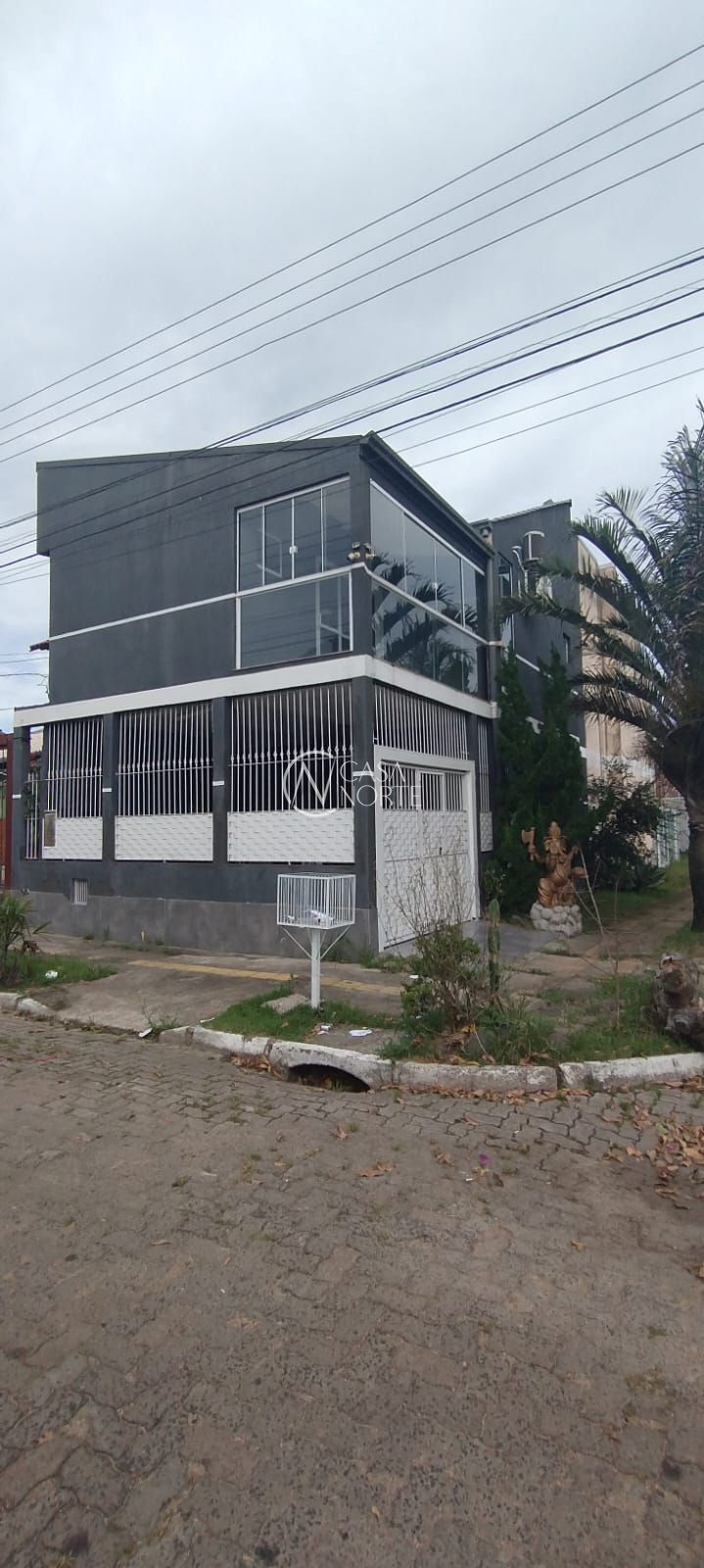 Casa à venda com 2 quartos, 100m², 1 suíte, 1 vaga, Rua Romano Rolando Botin no bairro Hípica em Porto Alegre