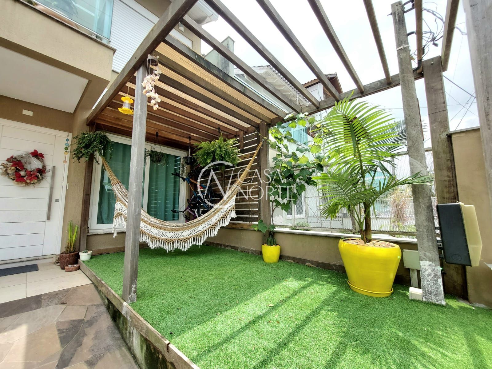 Casa à venda com 3 quartos, 152m², 1 suíte, 2 vagas, Rua Guatambu no bairro Hípica em Porto Alegre