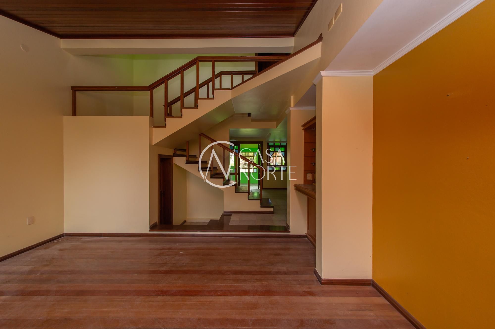 Casa à venda com 3 quartos, 185m², 1 suíte, 3 vagas, Rua Augusto de Lourenço Martins no bairro Vila Nova em Porto Alegre