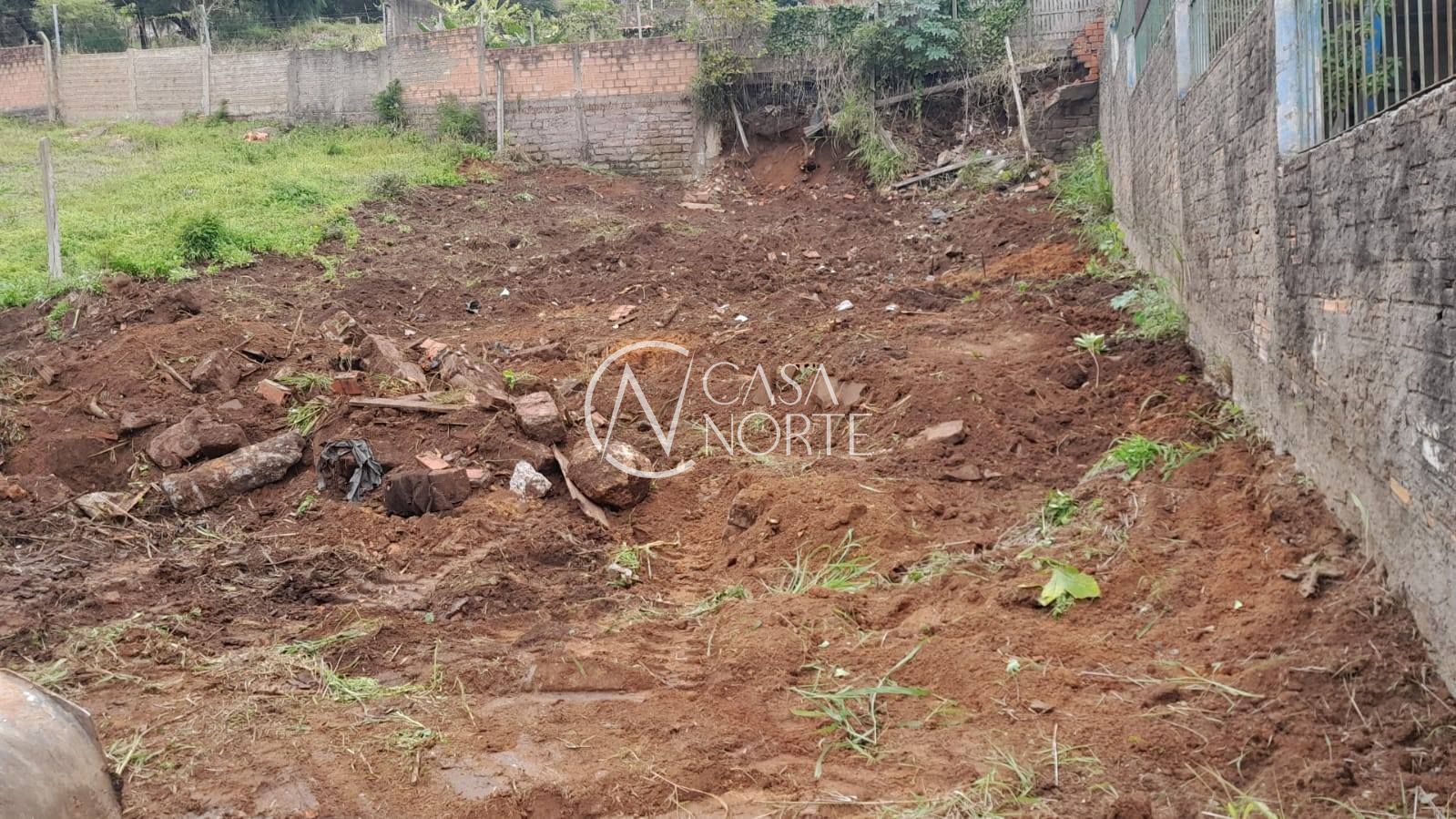 Terreno à venda  com 200m², Pedro Chaves Barcelos no bairro Vila Nova em Porto Alegre