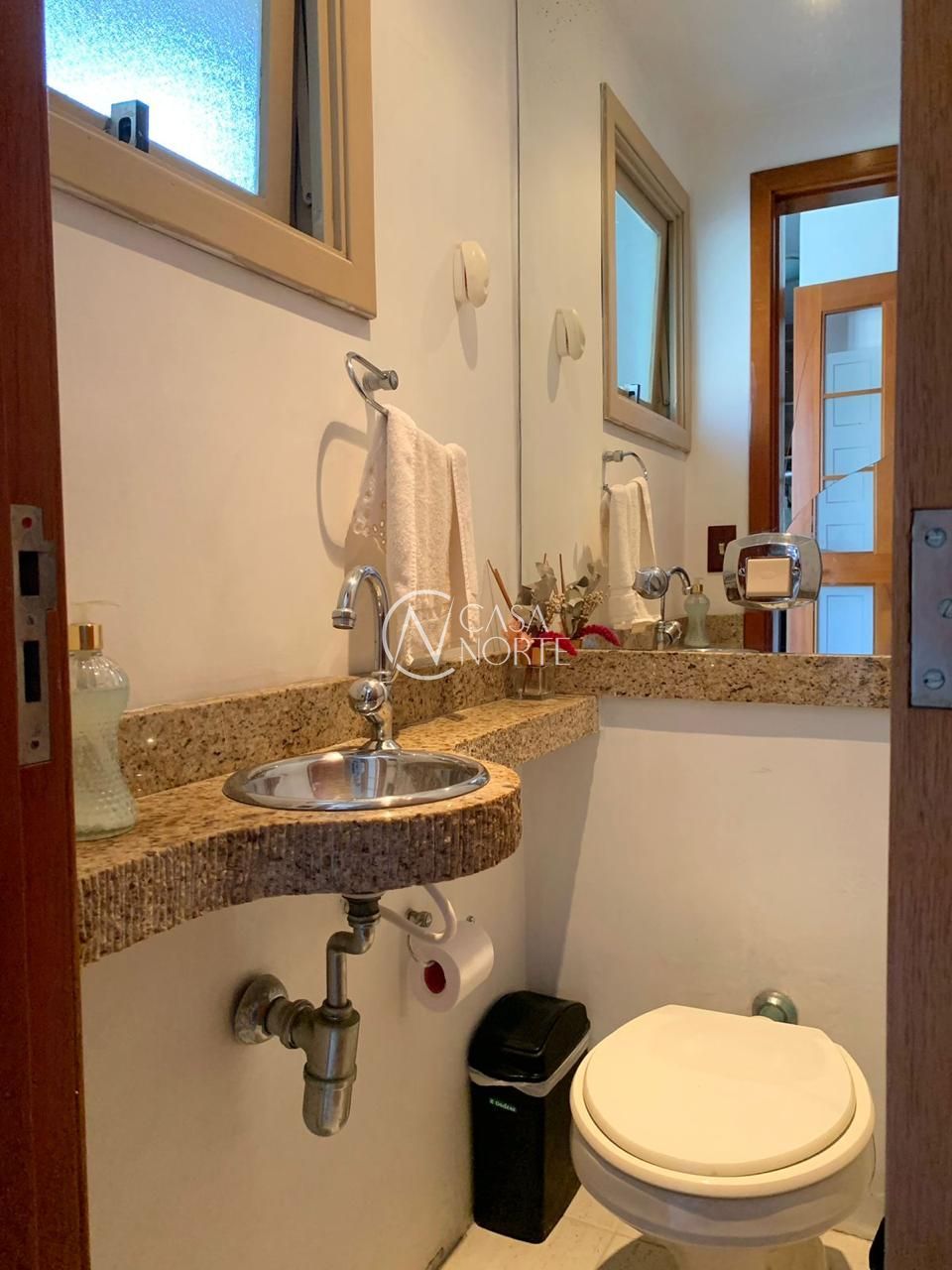 Cobertura à venda com 2 quartos, 132m², 2 vagas, Rua Luiz de Camões no bairro Santo Antônio em Porto Alegre