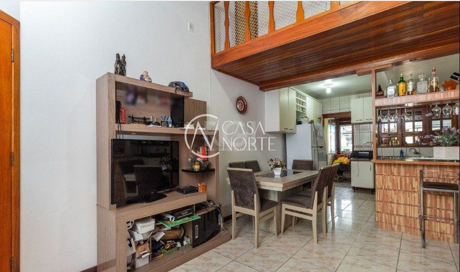 Casa à venda com 2 quartos, 136m², 2 vagas, Rua Álamo-Branco no bairro Restinga em Porto Alegre