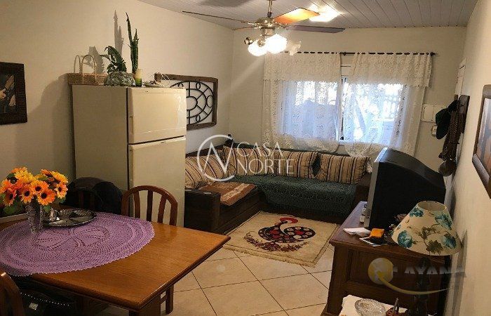 Casa à venda com 2 quartos, 51m², 2 vagas, Estrada Costa Gama no bairro Restinga em Porto Alegre