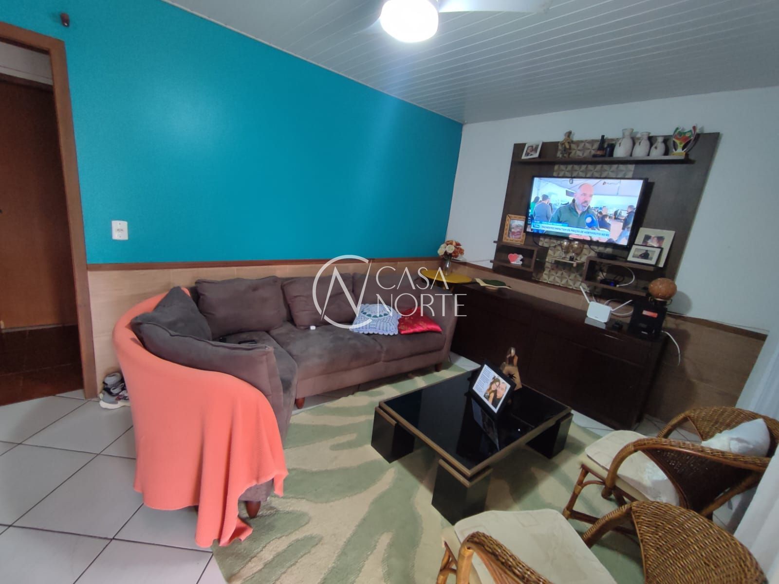 Casa à venda com 2 quartos, 80m², 3 vagas, Rua Stringhini no bairro Hípica em Porto Alegre