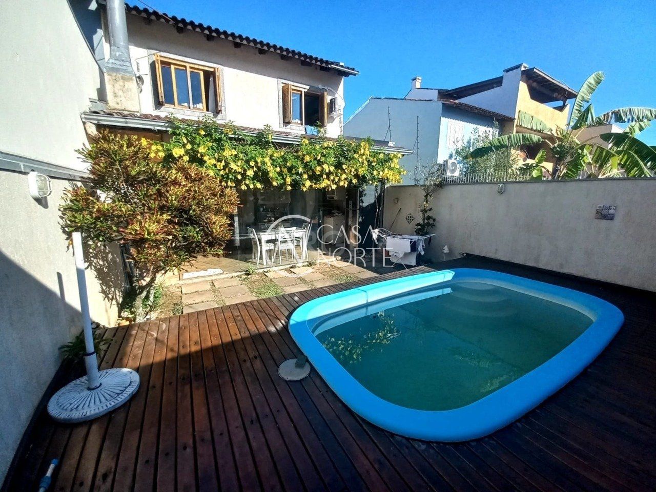 Sobrado à venda com 3 quartos, 200m², 1 suíte, 2 vagas, Rua Attilio Bettio no bairro Aberta dos Morros em Porto Alegre