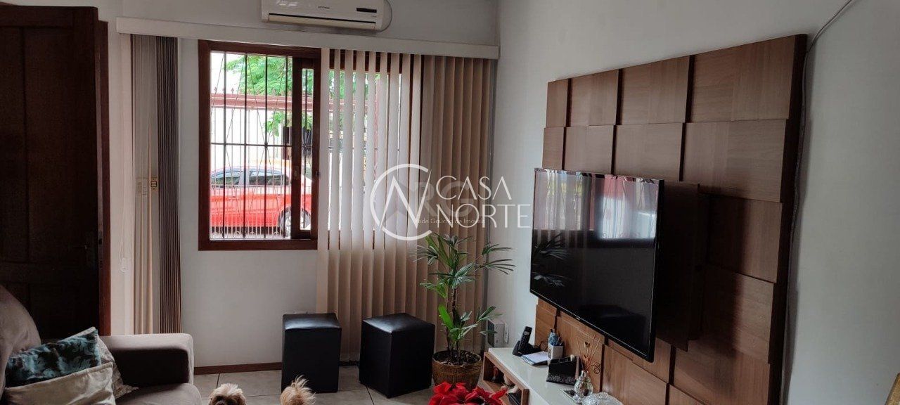 Sobrado à venda com 3 quartos, 100m², 1 vaga, Rua Dr. Rubens Maciel no bairro Hípica em Porto Alegre