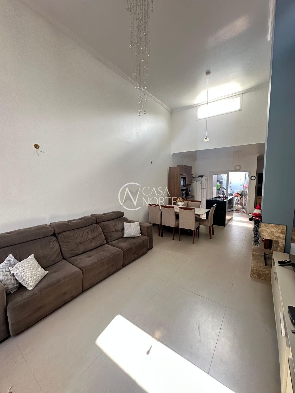 Casa à venda com 3 quartos, 108m², 1 suíte, 2 vagas, Rua Felipe Arísio no bairro Hípica em Porto Alegre