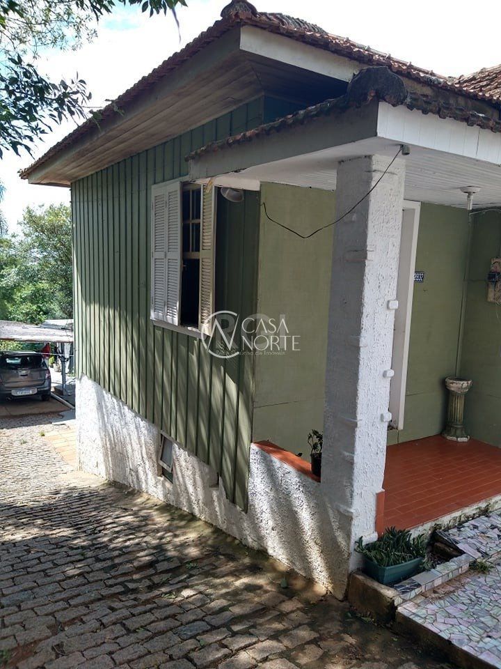 Casa à venda com 3 quartos, 60m², 2 vagas, Rua Padre João Batista Reus no bairro Camaquã em Porto Alegre