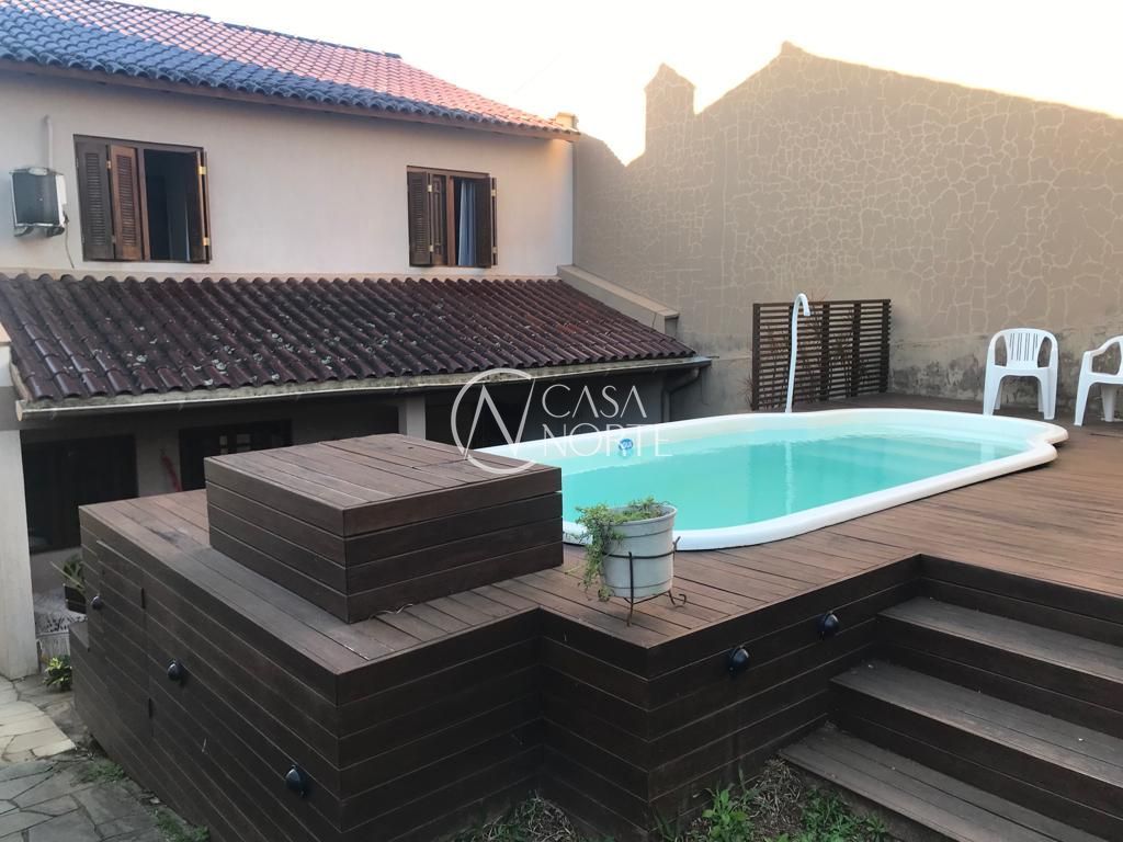 Casa à venda com 3 quartos, 300m², 1 suíte, 4 vagas, Rua Jair de Moura Calixto no bairro Ipanema em Porto Alegre