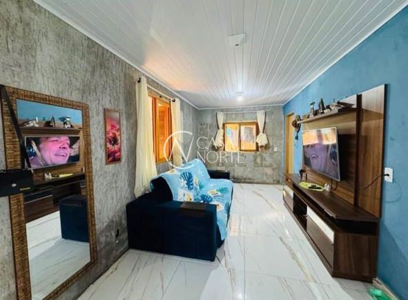 Casa à venda com 3 quartos, 60m², 2 vagas, Beco Calábria no bairro Restinga em Porto Alegre