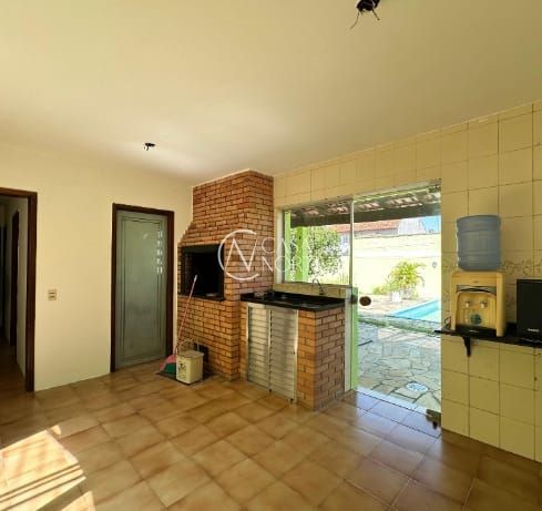 Casa à venda com 3 quartos, 286m², 1 suíte, 2 vagas, Avenida Oswaldo Gonçalves Cruz no bairro Ipanema em Porto Alegre