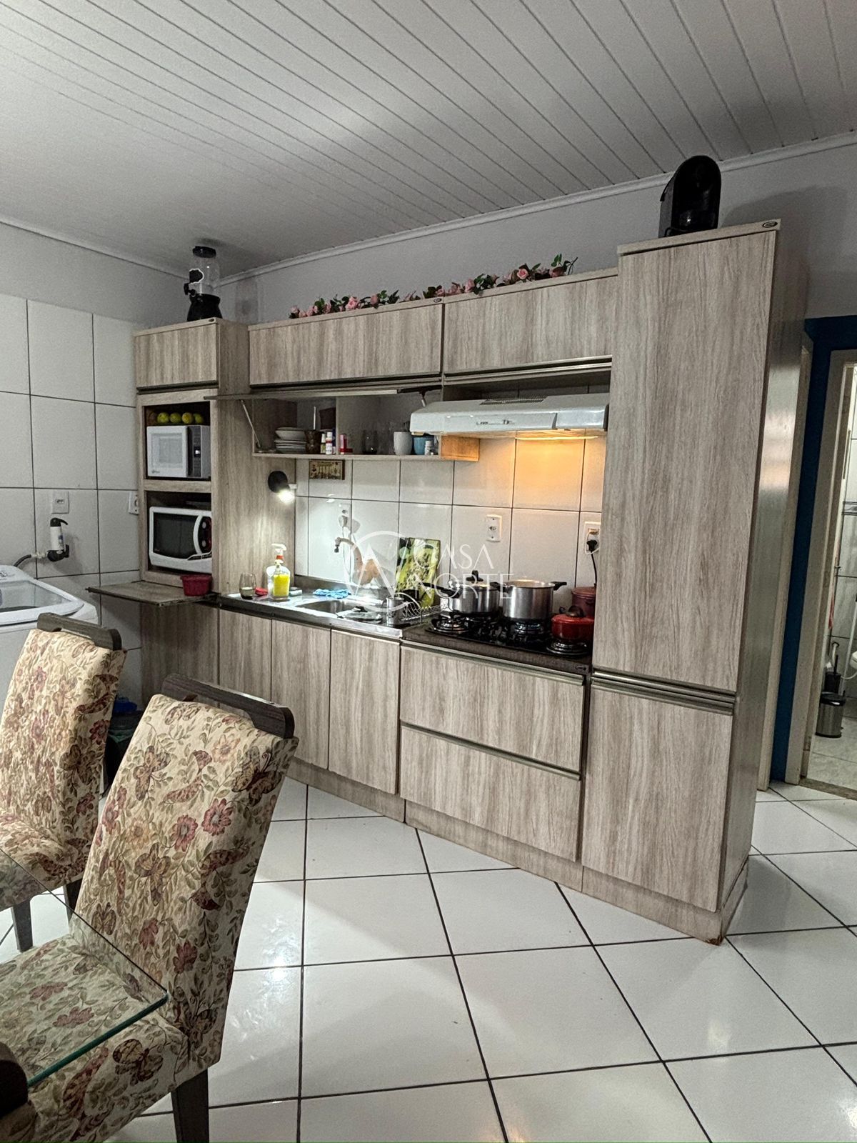 Sítio à venda com 4 quartos, 70m², 2 vagas, Rua Pedro Andrea Bess no bairro Restinga em Porto Alegre