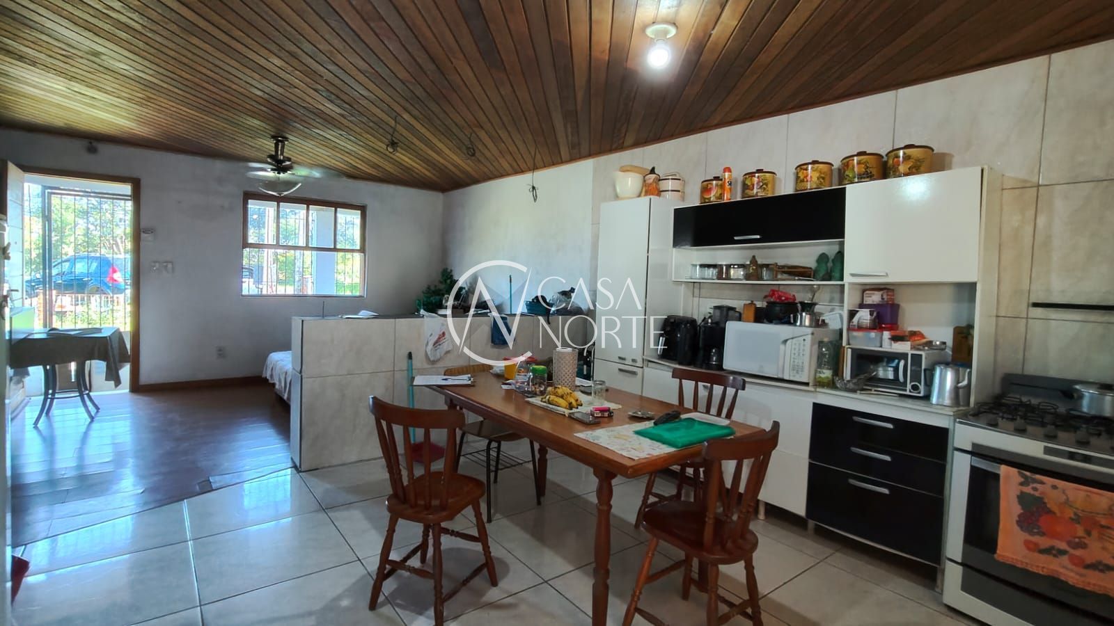 Casa à venda com 2 quartos, 99m², 2 vagas, Avenida Edgar Pires de Castro no bairro Hípica em Porto Alegre