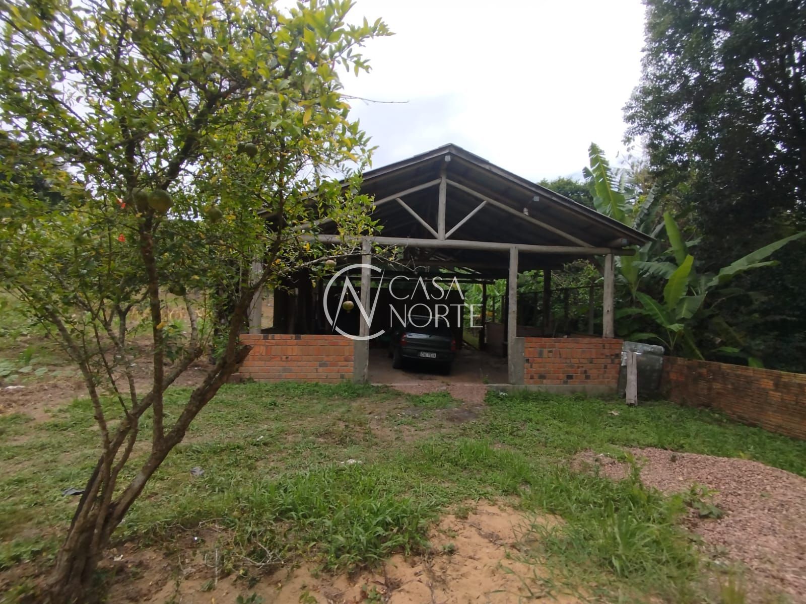 Chácara à venda com 3 quartos com 3853m², 1 suíte, 3 vagas, Rua Dona Mariana no bairro Restinga em Porto Alegre