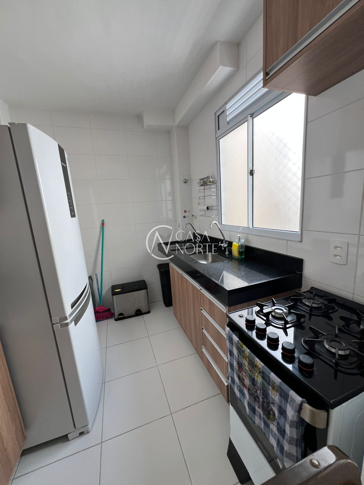 Apartamento à venda com 2 quartos, 46m², 1 vaga, Rua Sete Mil e Oito no bairro Restinga em Porto Alegre