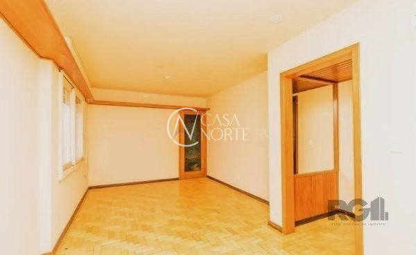 Cobertura à venda com 3 quartos, 109m², 1 suíte, 2 vagas, Rua Veador Porto no bairro Santana em Porto Alegre