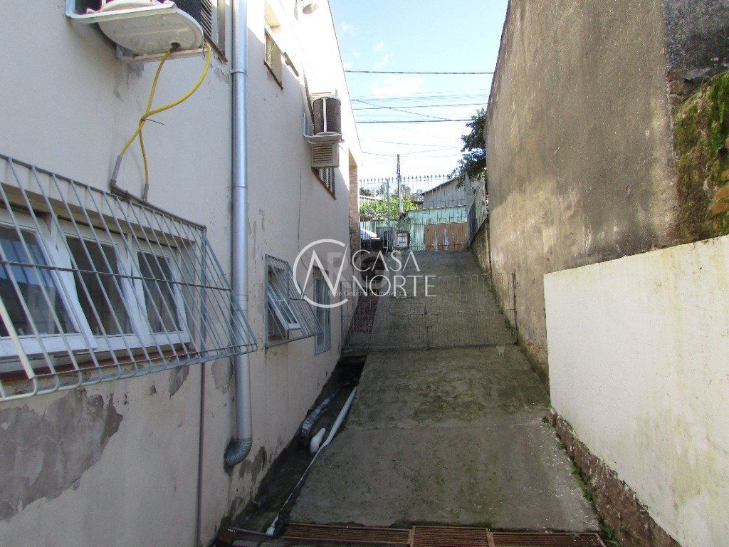 Casa à venda com 3 quartos, 180m², 2 vagas, Rua Thomaz Francisco de Jesus no bairro Jardim Carvalho em Porto Alegre