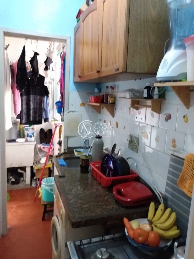 Apartamento à venda com 1 quarto, 27m², Avenida Cristovao Colombo no bairro Floresta em Porto Alegre