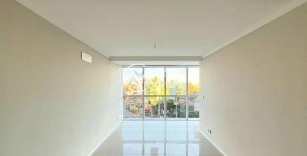 Apartamento à venda com 2 quartos, 78m², 1 suíte, 2 vagas, Avenida Benno Mentz no bairro Vila Ipiranga em Porto Alegre