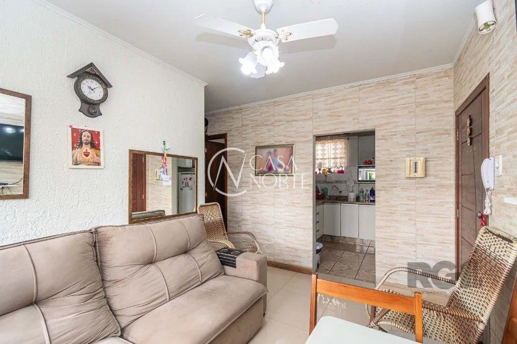 Apartamento à venda com 2 quartos, 49m², 1 vaga, Rua Moyses Antunes da Cunha no bairro Santo Antônio em Porto Alegre