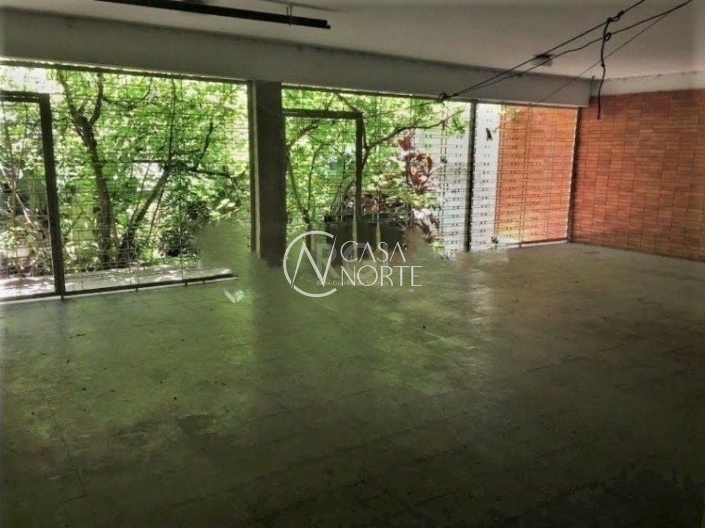 Casa à venda com 3 quartos, 280m², 1 suíte, 4 vagas, Rua Silveiro no bairro Menino Deus em Porto Alegre
