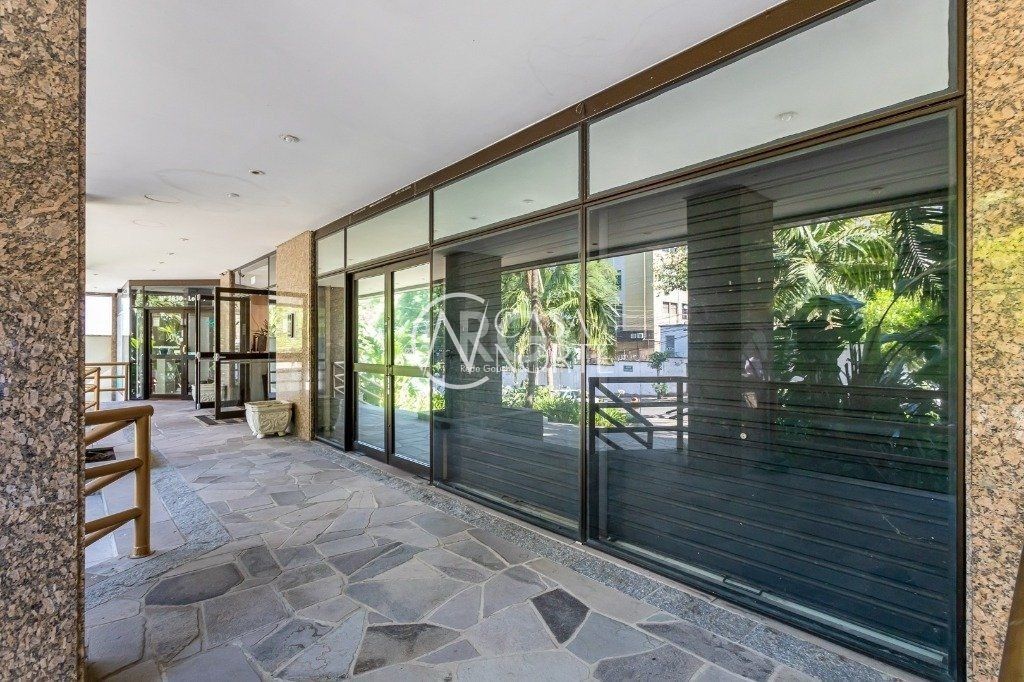 Loja à venda com 1 quarto, 68m², Avenida Cristóvão Colombo no bairro Floresta em Porto Alegre