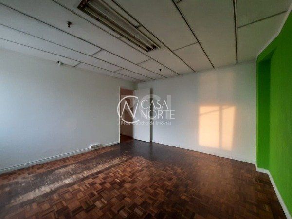 Sala Comercial à venda com 1 quarto, 46m², Rua dos Andradas no bairro Centro Histórico em Porto Alegre