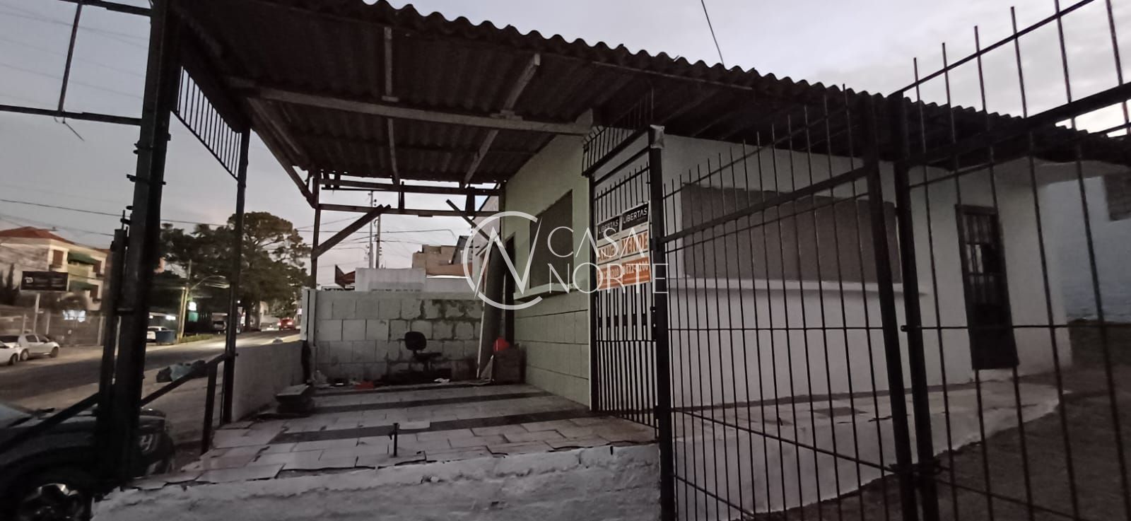 Terreno à venda  com 569m², Rua Dona Alzira no bairro Sarandi em Porto Alegre