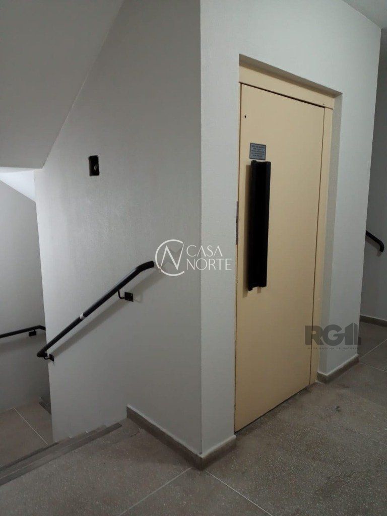 Apartamento à venda com 2 quartos, 52m², 1 vaga, Avenida Professor Oscar Pereira no bairro Azenha em Porto Alegre