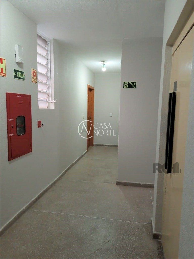 Apartamento à venda com 2 quartos, 52m², 1 vaga, Avenida Professor Oscar Pereira no bairro Azenha em Porto Alegre