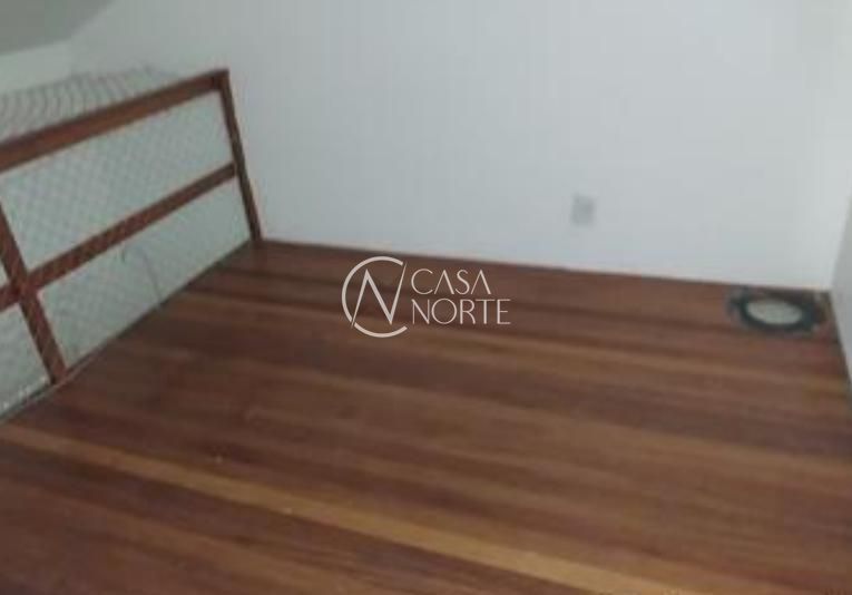 Casa à venda com 2 quartos, 89m², 2 vagas, Rua Ruben Berta no bairro Jardim Leopoldina em Porto Alegre