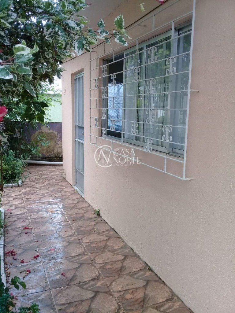 Casa à venda com 2 quartos, 347m², 3 vagas, Travessa dos Bandeirantes no bairro Vila São José em Porto Alegre