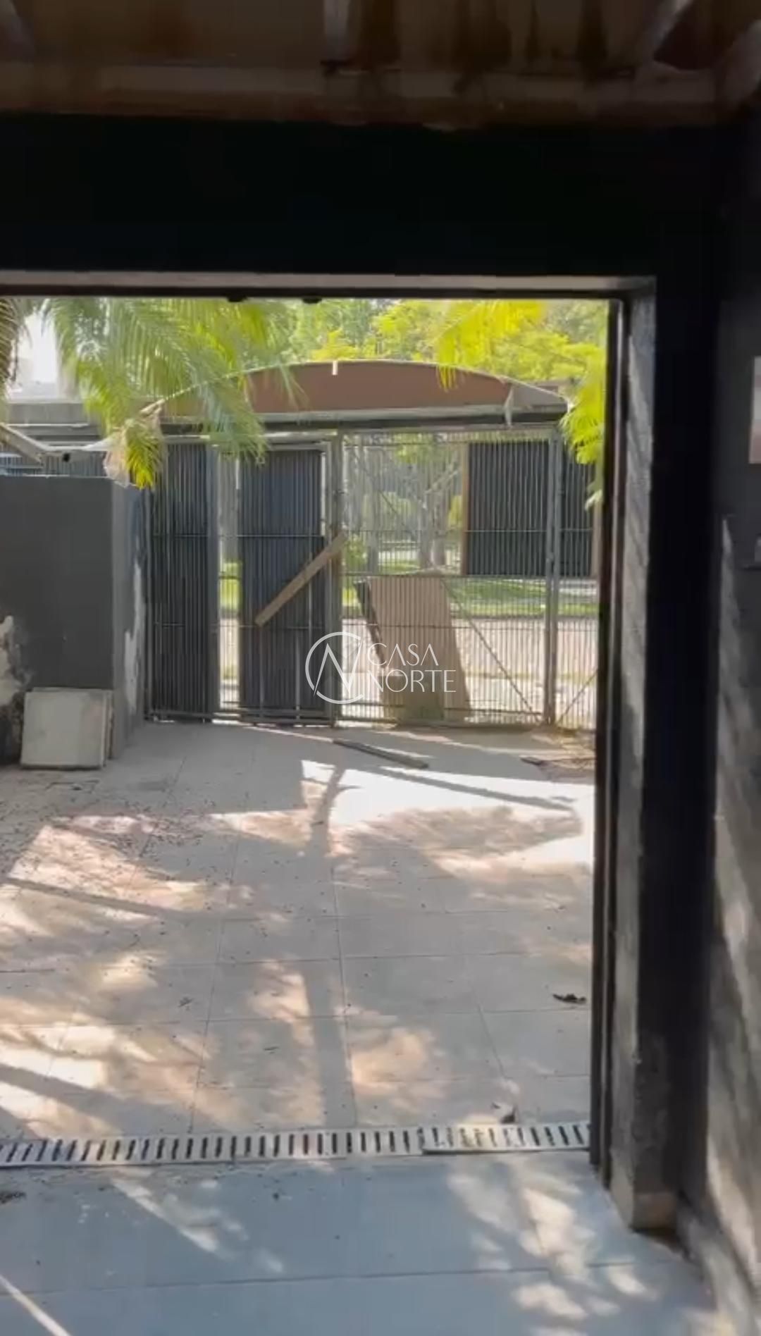 Prédio Comercial à venda com 2 quartos, 200m², Rua Doutor Gastão Rhodes no bairro Santana em Porto Alegre