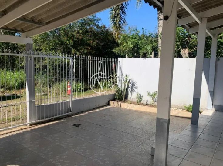 Casa à venda com 2 quartos, 80m², 1 vaga, Avenida da Serraria no bairro Ponta Grossa em Porto Alegre
