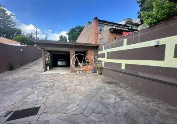 Casa à venda com 4 quartos, 300m², 2 suítes, 8 vagas, Rua Monte Bonito no bairro Jardim Lindóia em Porto Alegre