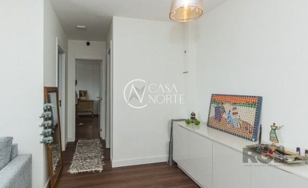 Apartamento à venda com 2 quartos, 55m², 1 suíte, 1 vaga, Rua Sapê no bairro Passo da Areia em Porto Alegre