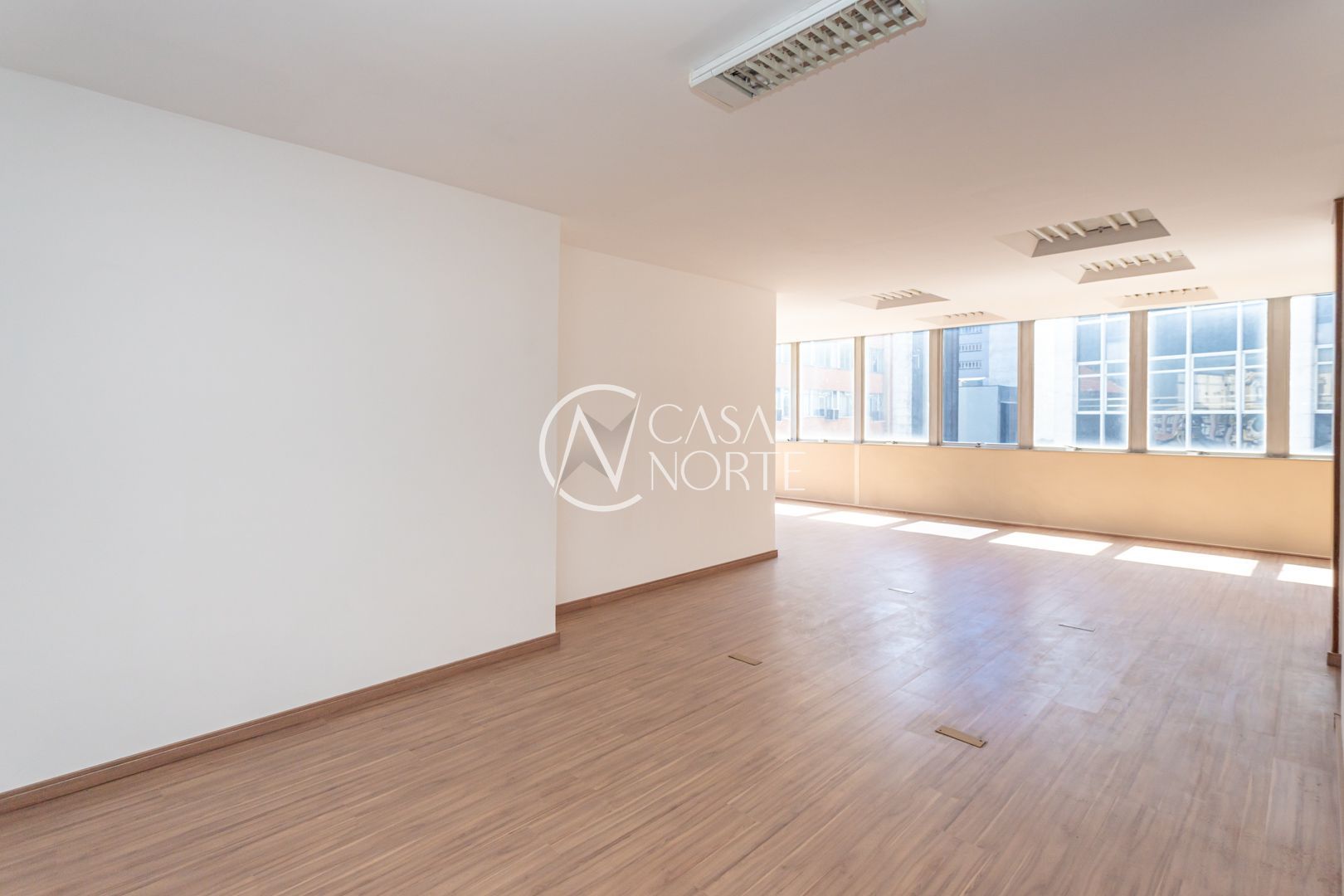 Sala Comercial à venda com 1 quarto, 125m², Rua General Câmara no bairro Centro Histórico em Porto Alegre