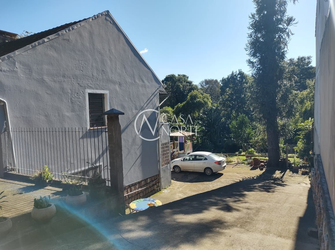 Casa à venda com 2 quartos, 165m², 6 vagas, Avenida Engenheiro Ludolfo Boehl no bairro Teresópolis em Porto Alegre