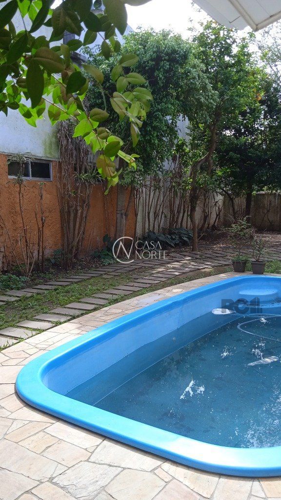 Casa Comercial à venda , 252m², Rua Frederico Mentz no bairro Navegantes em Porto Alegre