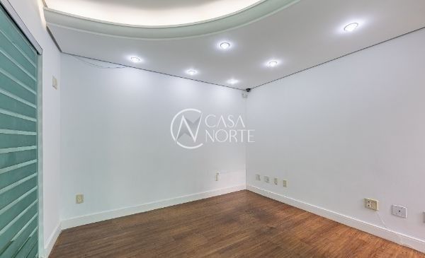 Loja à venda com 5 quartos, 237m², 2 vagas, Rua Mariante no bairro Rio Branco em Porto Alegre