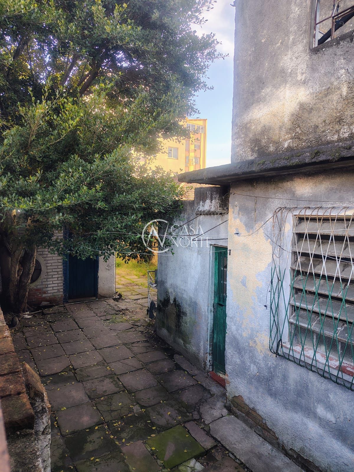 Terreno à venda com 3 quartos com 160m², 3 vagas, Avenida Bento Gonçalves no bairro Partenon em Porto Alegre