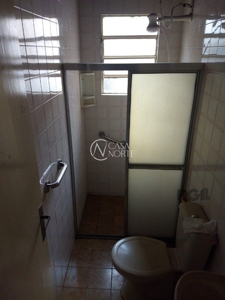 Terreno Comercial à venda com 1 quarto com 217m², 10 vagas, Travessa Azevedo no bairro Floresta em Porto Alegre