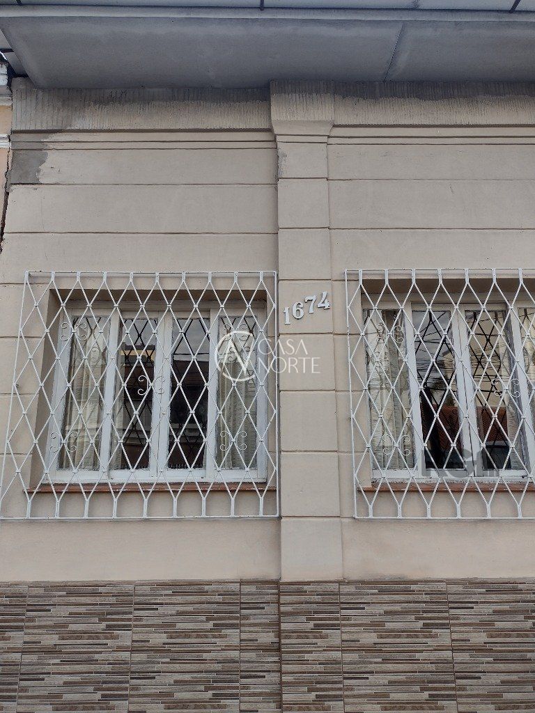 Casa à venda com 3 quartos, 180m², 4 vagas, Rua São Manoel no bairro Rio Branco em Porto Alegre