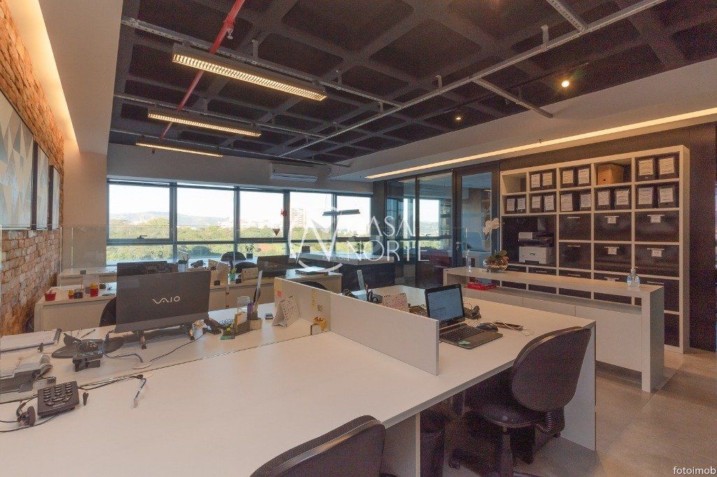 Sala Comercial à venda , 106m², 2 vagas, Avenida Senador Tarso Dutra no bairro Petrópolis em Porto Alegre