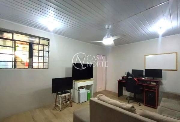 Casa à venda com 2 quartos, 100m², 4 vagas, Rua São Benedito no bairro Jardim do Salso em Porto Alegre