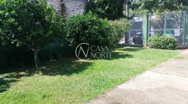 Casa à venda com 3 quartos, 380m², 3 suítes, 3 vagas, Rua General Pedro Bittencourt no bairro Passo da Areia em Porto Alegre