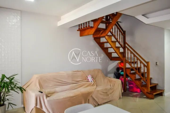 Casa à venda com 3 quartos, 150m², 1 suíte, 2 vagas, Rua Silvestre Sauter no bairro Hípica em Porto Alegre