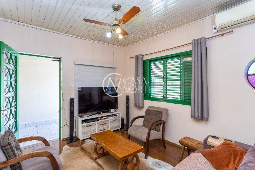 Casa à venda com 3 quartos, 143m², 1 suíte, 5 vagas, Rua Ideal no bairro Parque Santa Fé em Porto Alegre